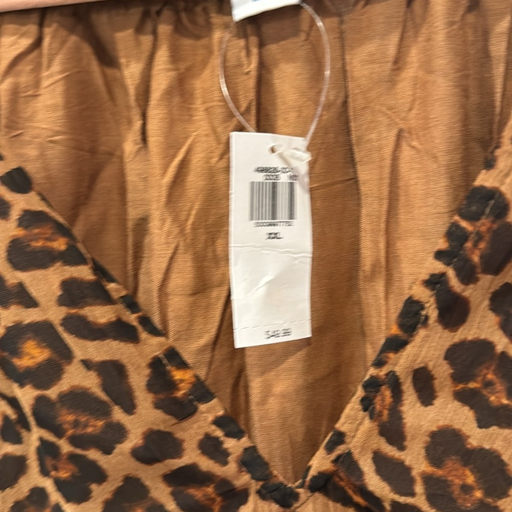 Old Navy leopard dress. NWT. Size XXL - Picture 2 of 3